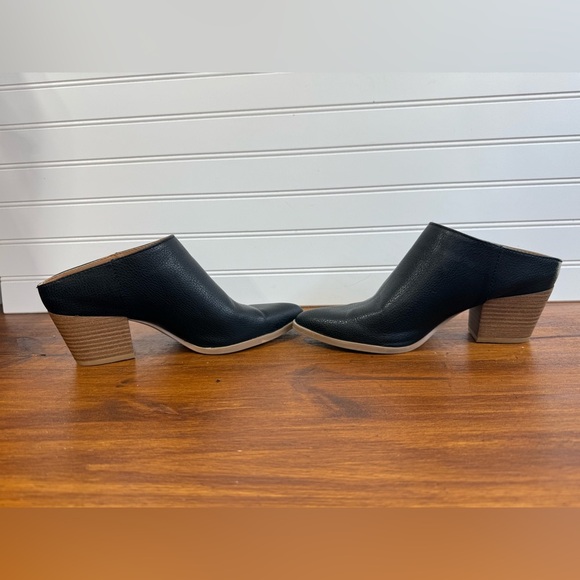 Universal Thread women’s black pointy toe heeled mule boots. Size 8 - Picture 8 of 8